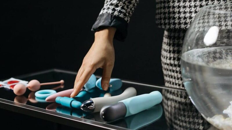 Comment bien utiliser un vibromasseur : Guide pratique et conseils essentiels