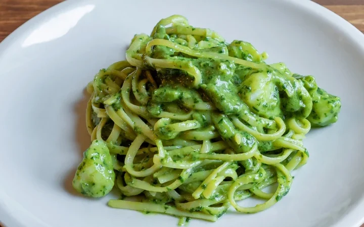 Comment utiliser le pesto en bocal : astuces savoureuses et pratiques
