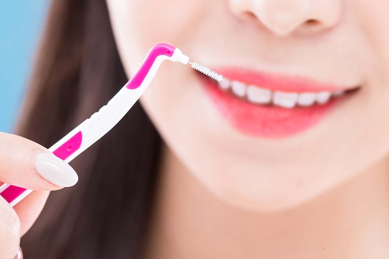 Comment utiliser les brossettes interdentaires pour un sourire éclatant !
