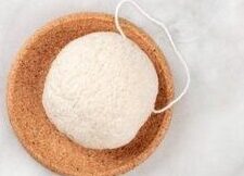 Comment utiliser une éponge konjac pour un teint éclatant ?