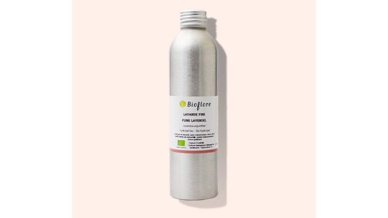 Hydrolat de lavande vraie utilisation : Les secrets de ses bienfaits