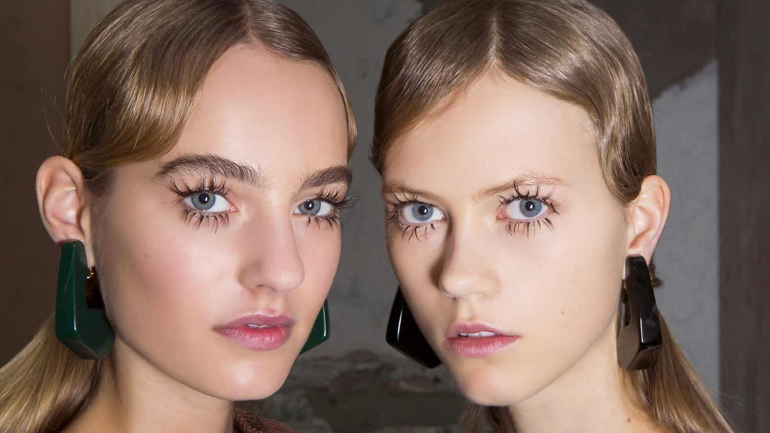 Recourbe cils utilisation : Astuces incontournables pour des yeux captivants