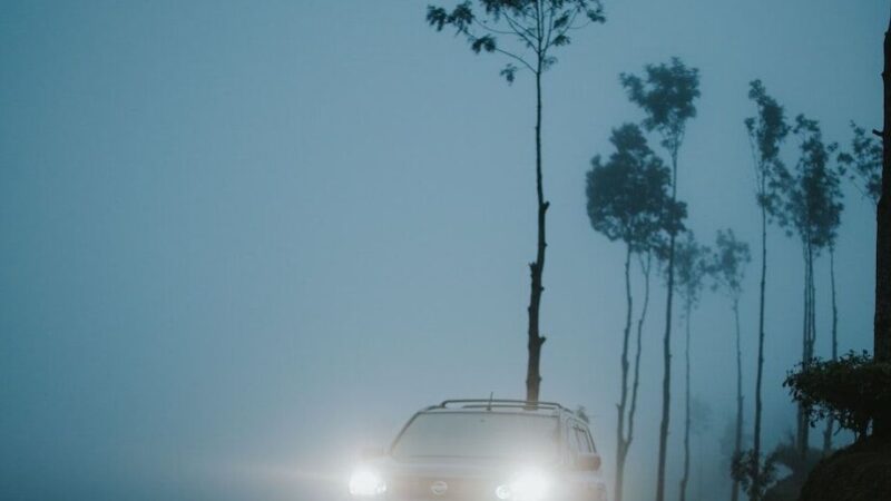Utilisation des feux de brouillard : Guide essentiel pour la sécurité routière