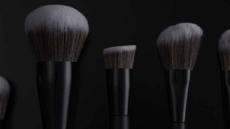 Utilisation des pinceaux maquillage : Guide essentiel et techniques efficaces