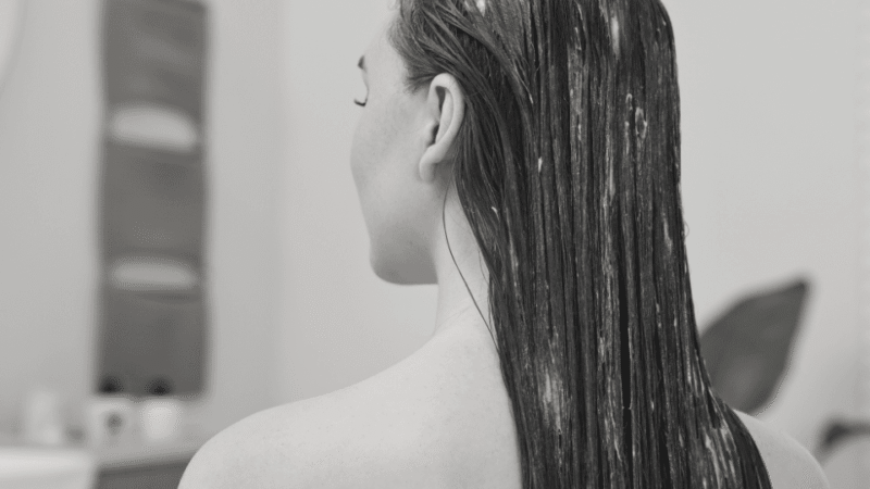 Utiliser après shampoing : Conseils essentiels pour des cheveux éclatants