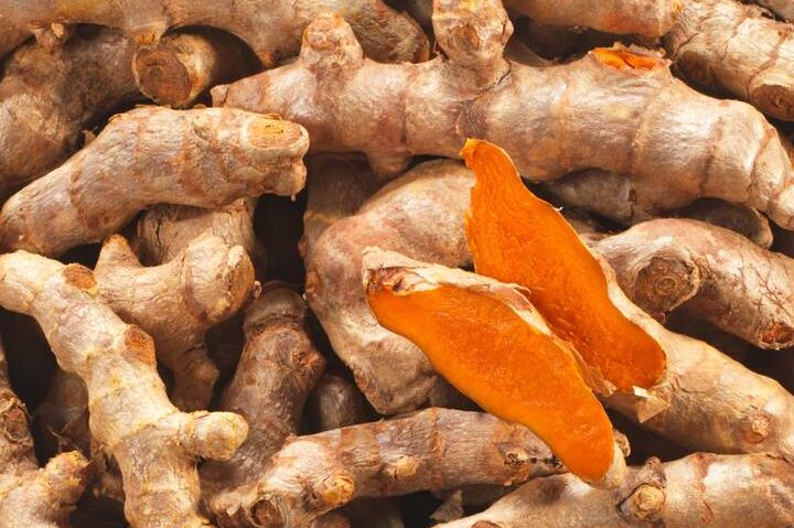 Utiliser curcuma frais : 5 astuces pratiques à découvrir !