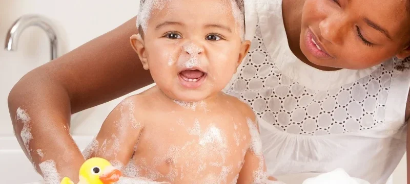 Utiliser produits bébé pour adultes : Bienfaits et astuces incontournables